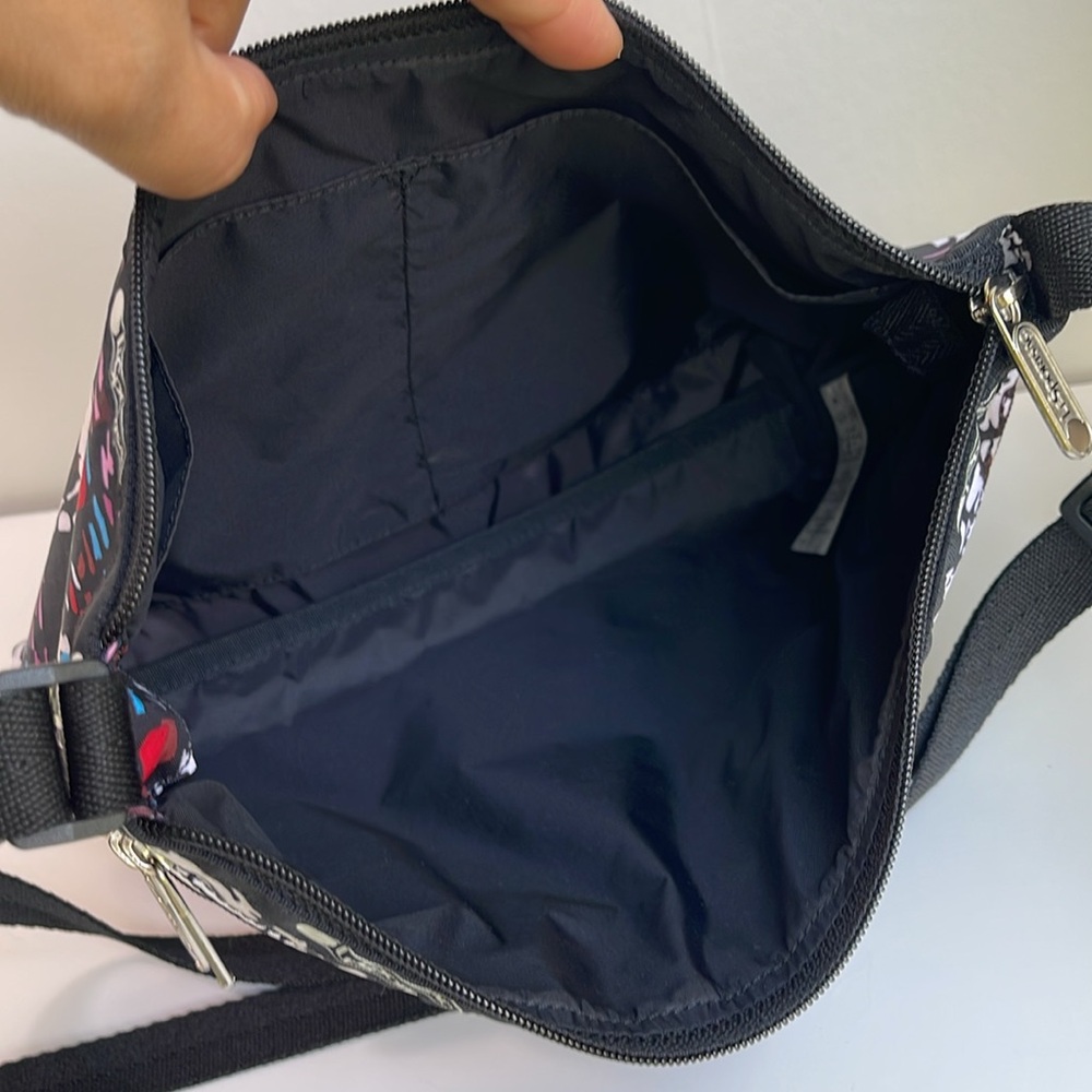 Lesportsac Crossbody New Without Tag 🏷️ - Picture 7 of 12